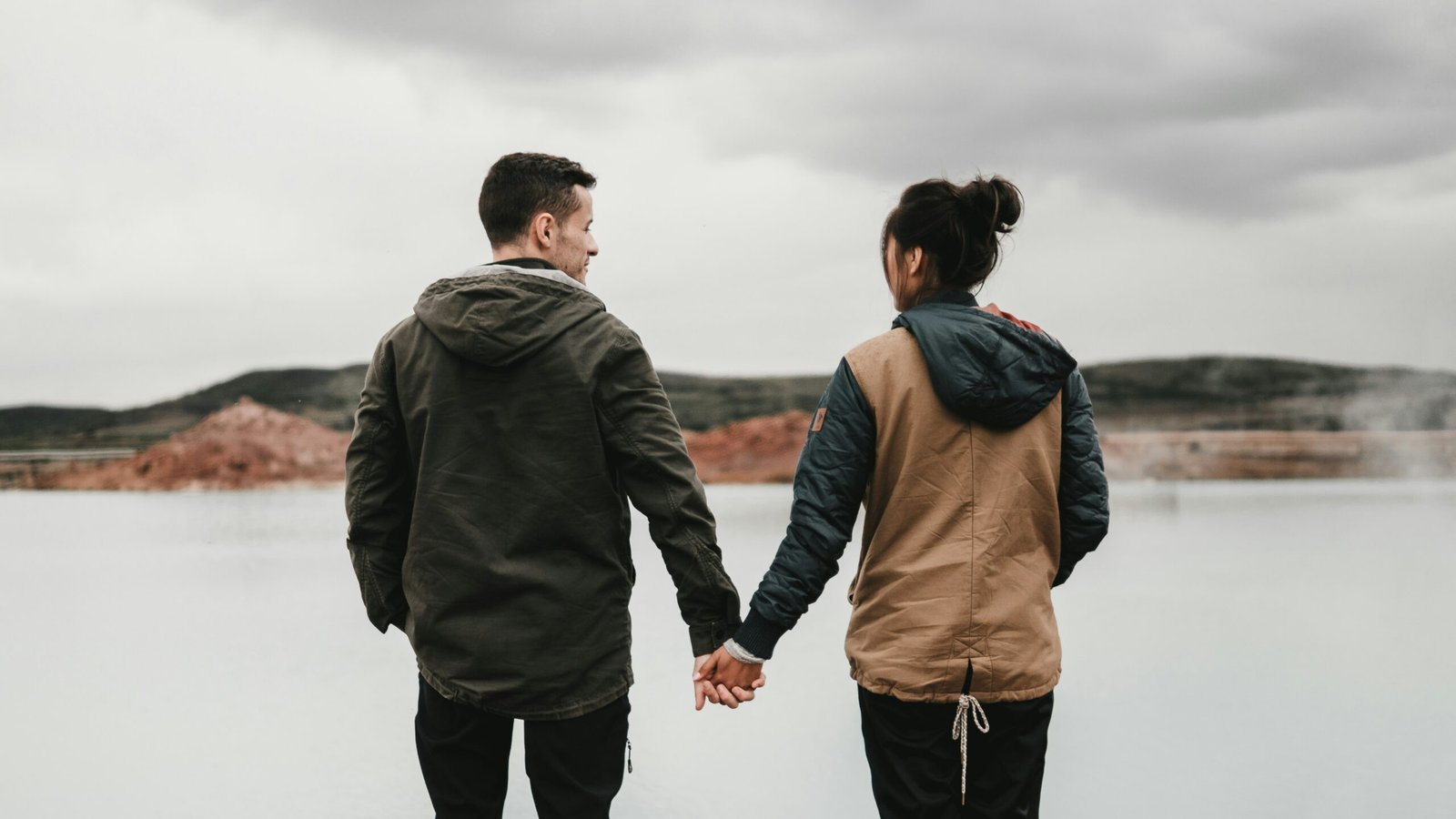 How to Be Supportive in a Relationship? helps couples build trust, improve communication, and strengthen emotional connections through everyday actions.