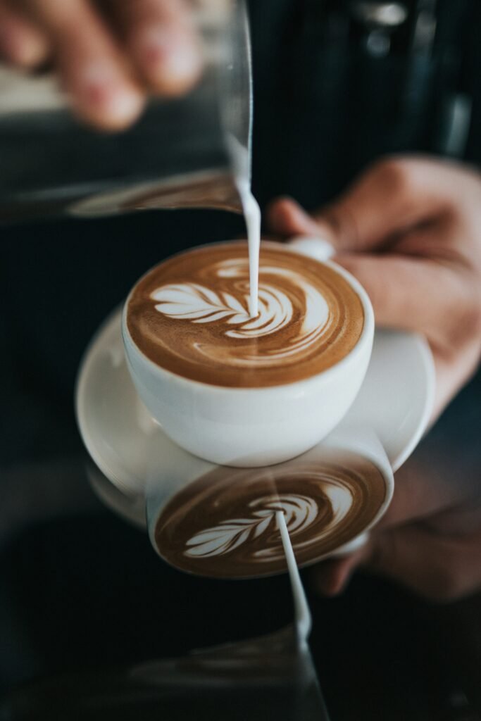 How to Make a Latte at Home guide to espresso extraction, milk texture, latte recipes, brewing tools, and creamy homemade coffee.